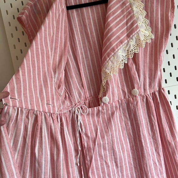 VINTAGE Red & White Stripe Midi Wrap Dress with Lace Collar Summer Dress Made US - Picture 6 of 8